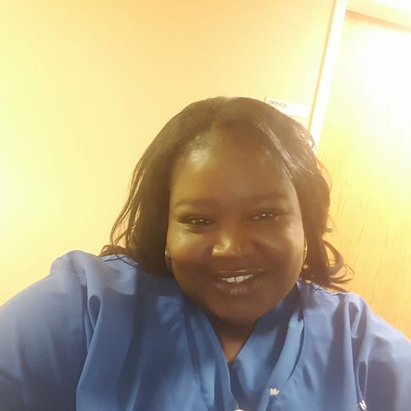 Meet your Posher, Dominique - Picture 1 of 1